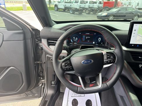 Used 2025 Ford Explorer ST w/ Sun And Sound Package AWD/4WD image 12
