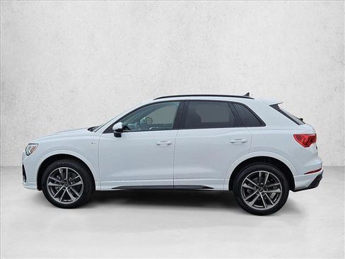 Certified 2025 Audi Q3 2.0T Premium w/ Convenience Package image 9