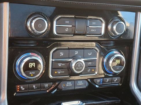 Used 2024 GMC Yukon XL Denali w/ Denali Reserve Package image 19