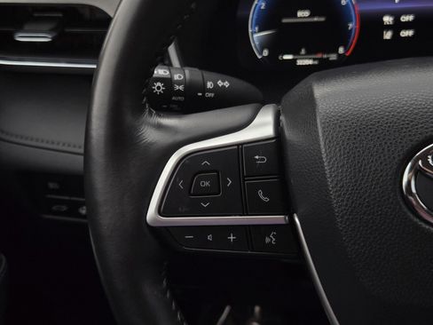 Used 2023 Toyota Highlander Limited image 24