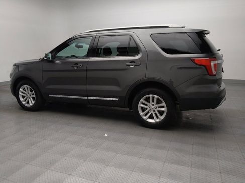 Used 2016 Ford Explorer XLT w/ Equipment Group 202A image 3