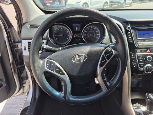 Used 2016 Hyundai Elantra GT FWD image 17