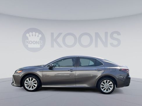 Used 2023 Toyota Camry LE AWD/4WD image 2