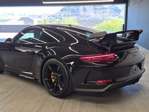 Certified 2019 Porsche 911 GT3 image 3
