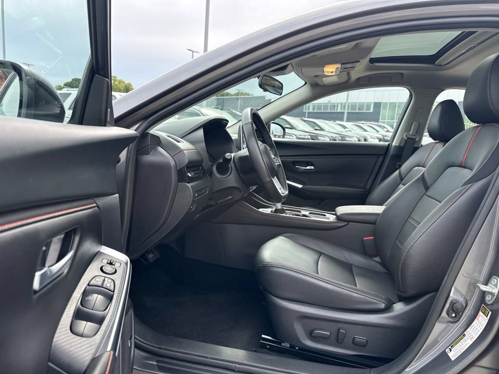Certified 2025 Nissan Sentra SR w/ SR Premium Package FWD image 6