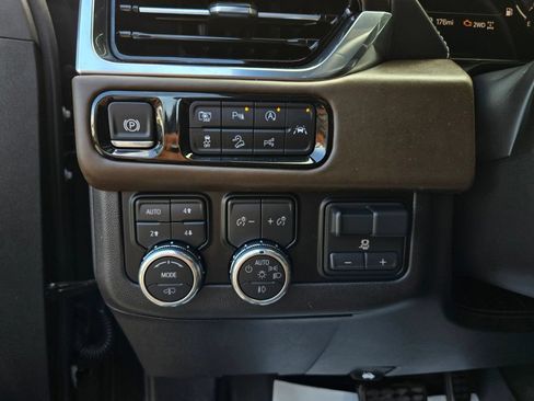 Used 2026 GMC Yukon Denali Ultimate AWD/4WD image 16