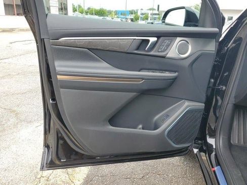 New 2026 Buick Enclave Avenir w/ Super Cruise Package FWD image 18