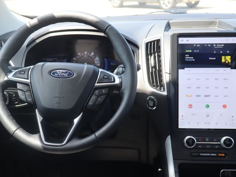 Used 2024 Ford Edge SEL w/ Convenience Package AWD/4WD image 13