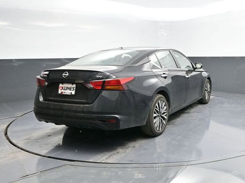 Used 2024 Nissan Altima 2.5 SV image 9