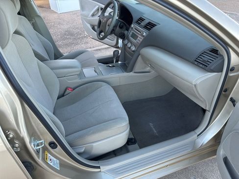 Used 2011 Toyota Camry LE image 16