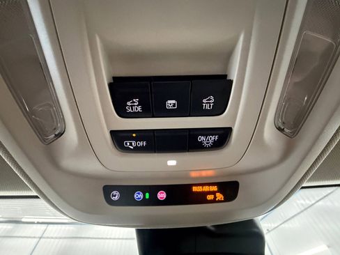 Used 2023 Buick Envision Essence w/ Sport Touring Package AWD/4WD image 19