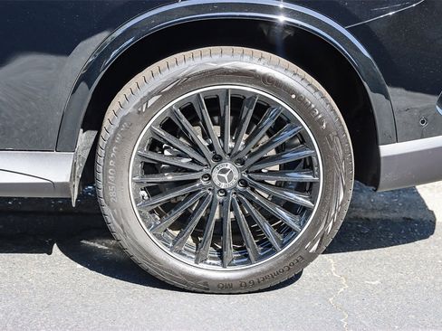 Used 2024 Mercedes-Benz GLC 300 4MATIC image 10