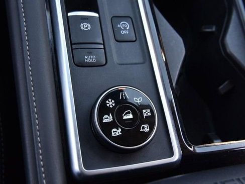 Used 2024 Nissan Pathfinder SL image 21