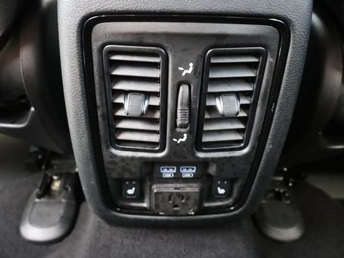 Used 2024 Dodge Durango GT RWD image 19