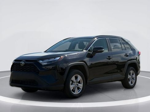 Used 2023 Toyota RAV4 XLE FWD image 2