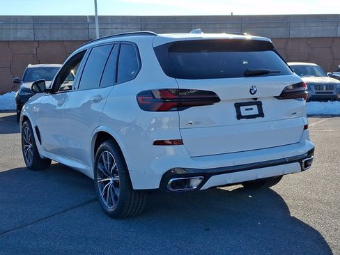 New 2026 BMW X5 xDrive40i w/ M Sport Package image 3