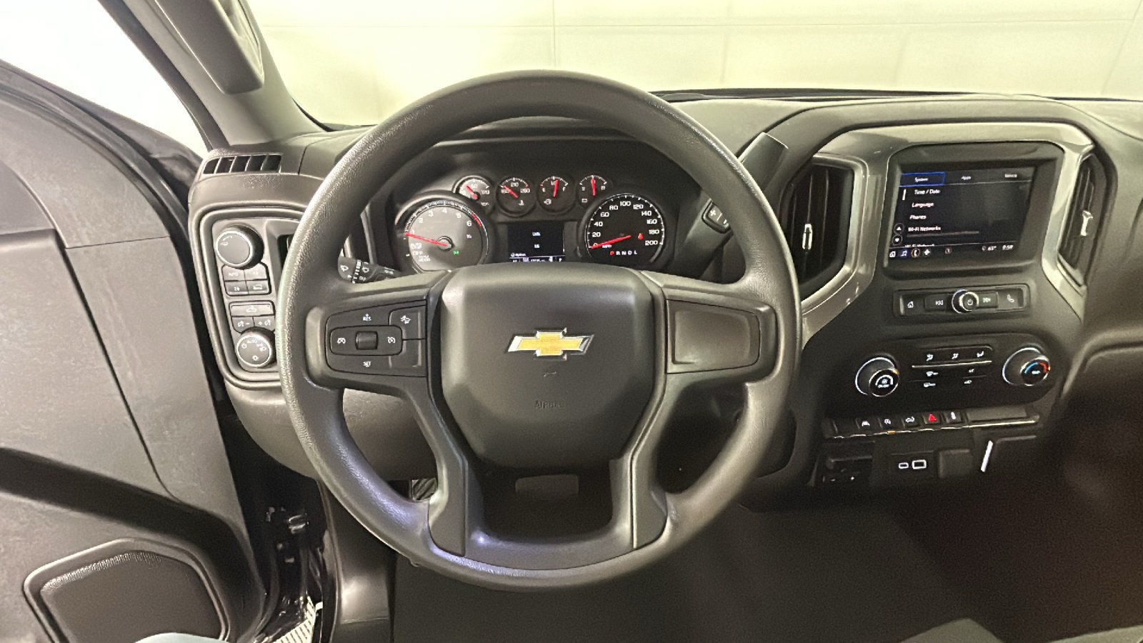 Used 2024 Chevrolet Silverado 1500 Custom w/ LPO, Dark Essentials Package AWD/4WD image 17