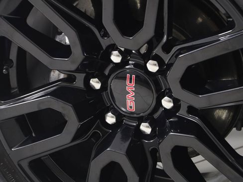 Used 2024 GMC Sierra 1500 Elevation image 15