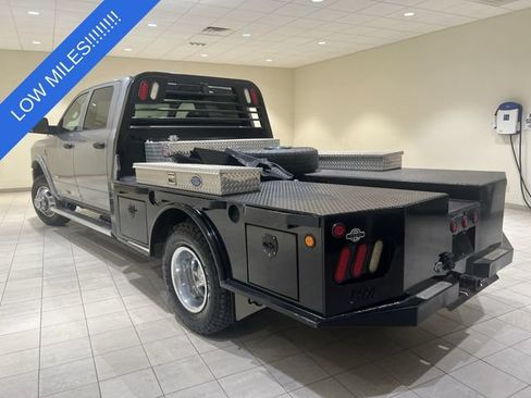 Used 2020 RAM 3500 Tradesman w/ Chrome Appearance Group RWD image 3