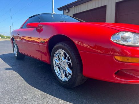 Used 2002 Chevrolet Camaro Z28 w/ Preferred Equipment Group 2 RWD image 18
