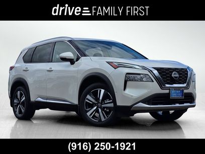 Certified 2022 Nissan Rogue Platinum w/ Head-Up Display Package