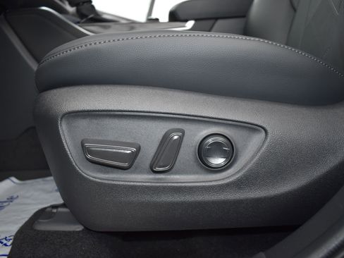 Used 2022 Toyota Highlander Platinum image 16