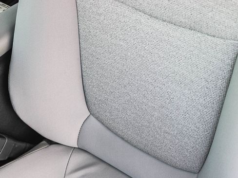 Used 2026 Toyota Sienna LE FWD image 23