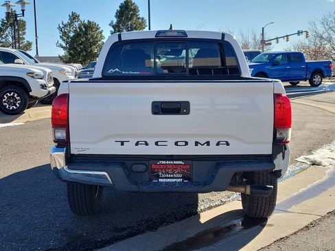 Used 2019 Toyota Tacoma SR5 RWD image 5