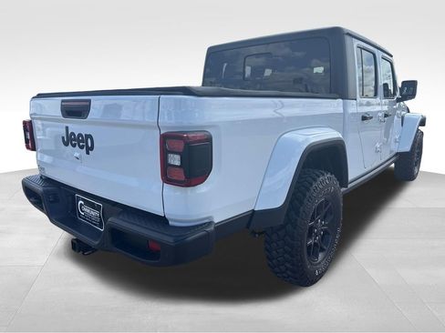 Used 2024 Jeep Gladiator Sport AWD/4WD image 7