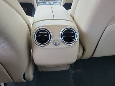 Used 2019 Mercedes-Benz GLC 300 image 10