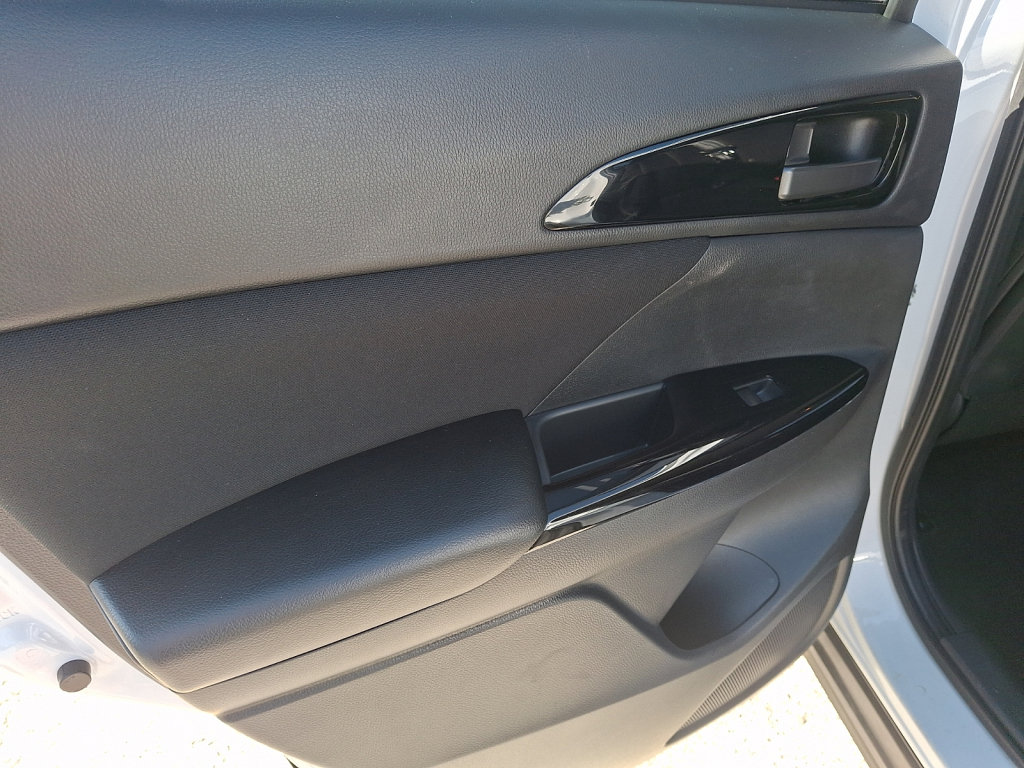 Used 2024 Mitsubishi Eclipse Cross LE AWD/4WD image 19