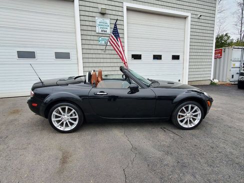 Used 2007 MAZDA MX-5 Miata Grand Touring w/ Premium Pkg image 11
