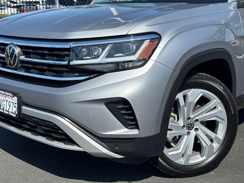 Used 2021 Volkswagen Atlas SE w/ Panoramic Sunroof Package FWD image 3