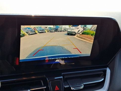 Used 2024 Chevrolet TrailBlazer LT w/ Driver Confidence Package AWD/4WD image 17