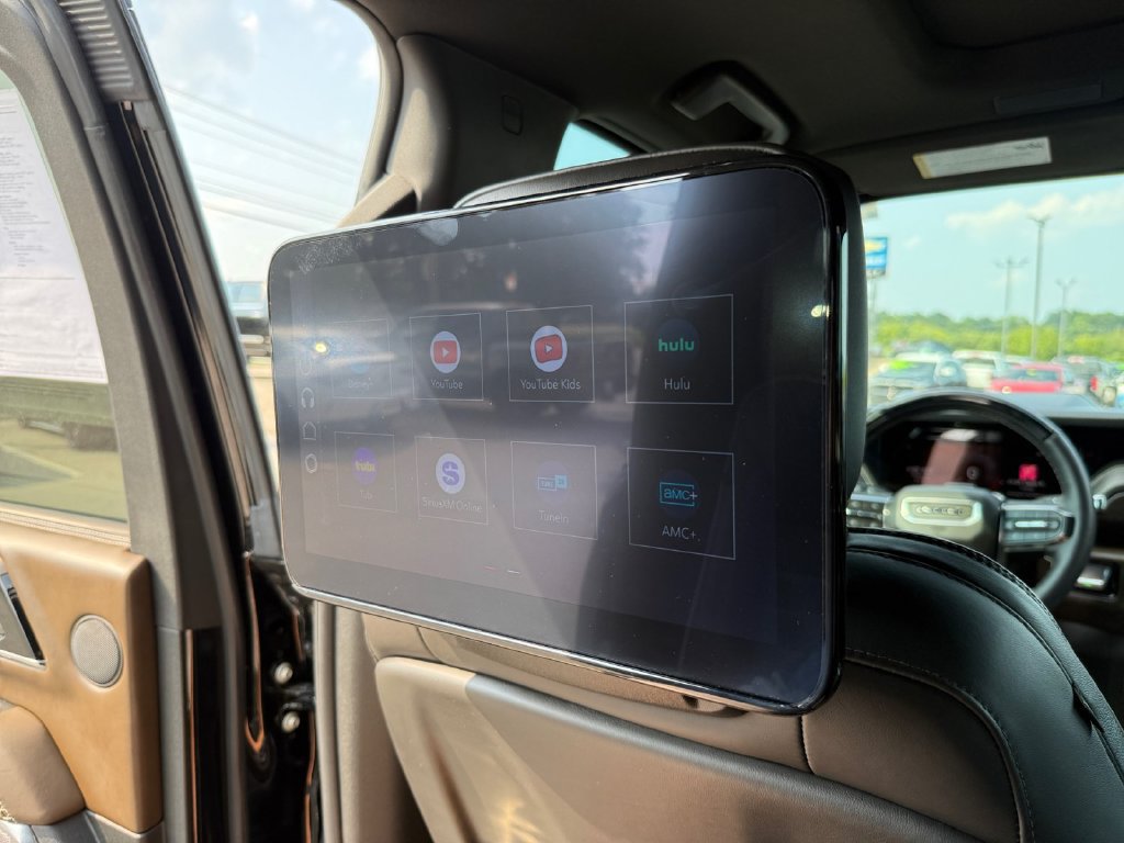 Used 2025 GMC Yukon XL Denali Ultimate AWD/4WD image 18