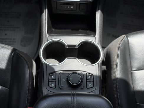 Used 2019 GMC Terrain SLT FWD image 19