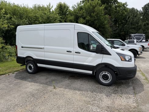 New 2026 Ford Transit 250 148 Medium Roof RWD image 6