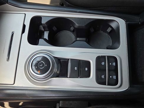 Used 2021 Ford Explorer XLT RWD image 21