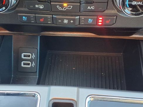 Used 2020 Ford F150 Lariat w/ Equipment Group 502A Luxury image 9