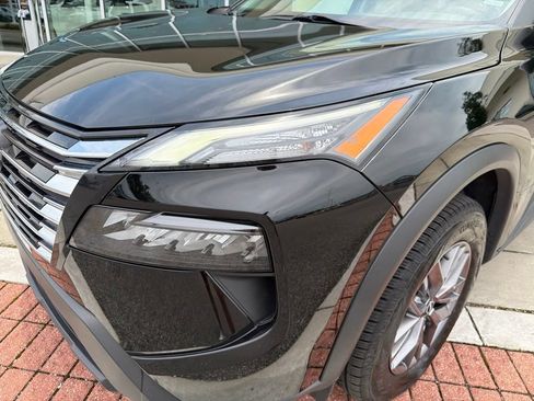 Used 2024 Nissan Rogue S AWD/4WD image 12