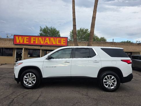 Used 2019 Chevrolet Traverse LS w/ LPO, Blackout Package FWD image 3