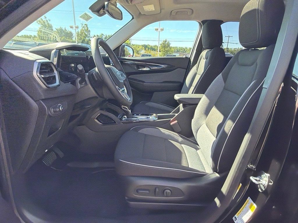 New 2026 Chevrolet TrailBlazer LT w/ Convenience Package AWD/4WD image 8