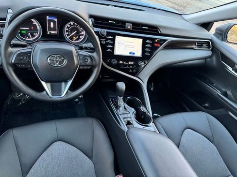 Certified 2019 Toyota Camry LE image 8
