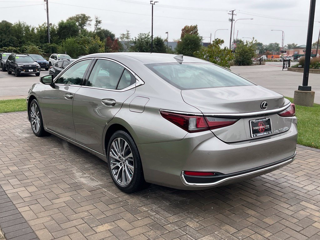 Used 2021 Lexus ES 250 w/ Premium Package AWD/4WD image 2