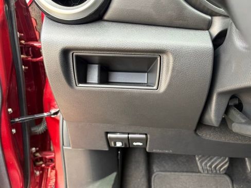 Used 2025 Nissan Versa SR w/ Trunk Package FWD image 20