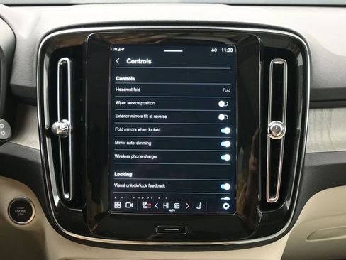 Used 2025 Volvo XC40 B5 Plus w/ Protection Package Premier image 16