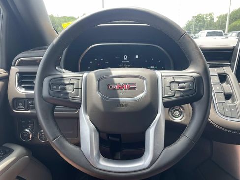 Used 2023 GMC Yukon SLE AWD/4WD image 25
