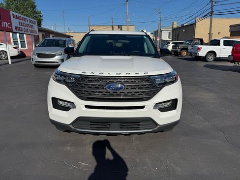 Used 2024 Ford Explorer XLT w/ Equipment Group 202A AWD/4WD image 2