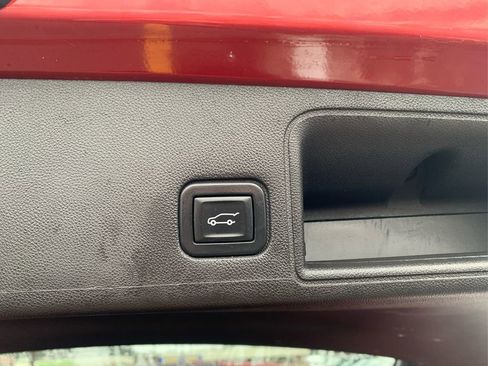 Used 2023 GMC Terrain SLE w/ Driver Convenience Package image 24