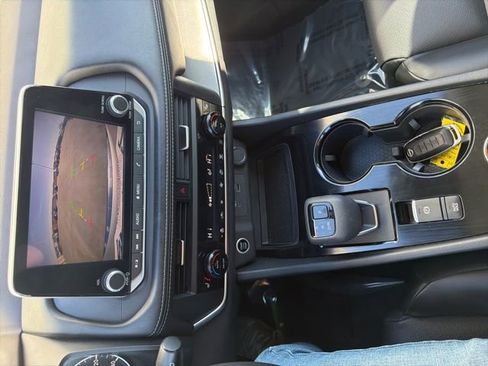 Used 2023 Nissan Rogue SV w/ SV Premium B Package image 29